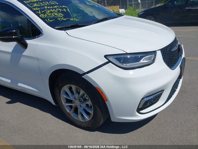 Chrysler Pacifica Limited 2026 2C4RC1GG4TR246941 Image 22
