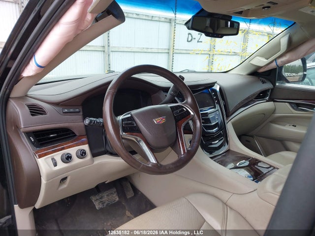 Продажа на аукционе авто 2015 Cadillac Escalade Esv Premium, vin: 1GYS4TKJ0FR738643, номер лота: 12635182