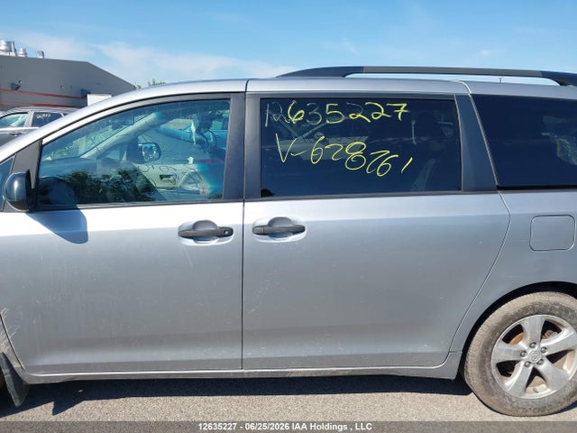 Toyota Sienna 2015 5TDZK3DC1FS628761 Image 15