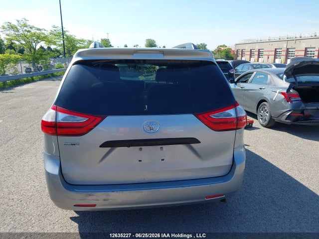 Toyota Sienna 2015 5TDZK3DC1FS628761 Image 17