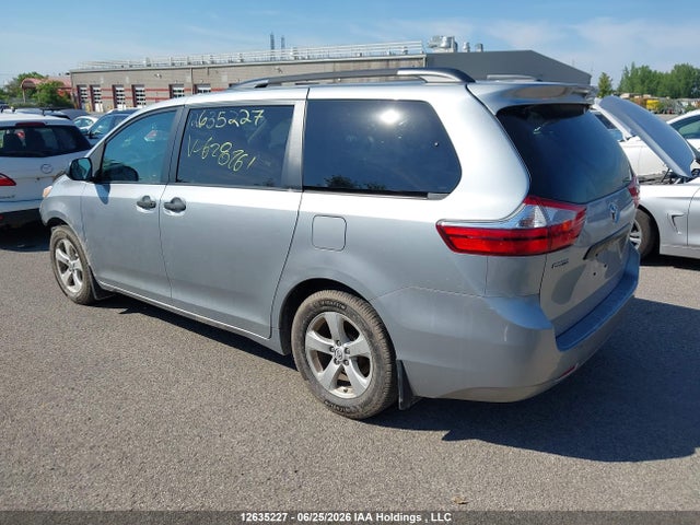 Toyota Sienna 2015 5TDZK3DC1FS628761 Image 3
