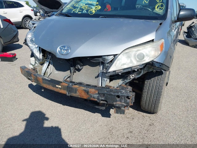 Toyota Sienna 2015 5TDZK3DC1FS628761 Image 6