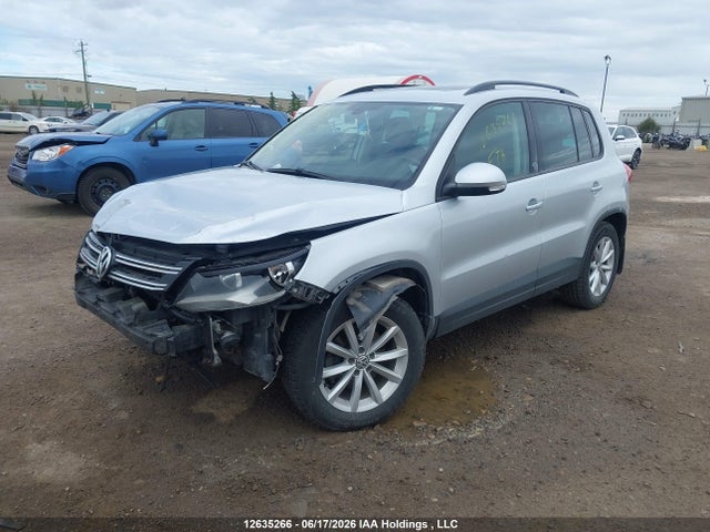 Volkswagen Tiguan Wolfsburg 2017 WVGNV7AX2HK020306 Image 2