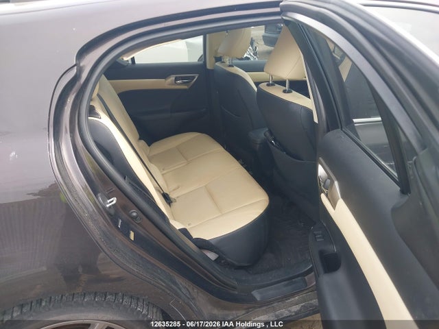 Lexus CT 200 2014 JTHKD5BH5E2184715 Image 8