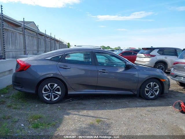 Aukcja sprzedaży 2018 Honda Civic Lx, vin: 2HGFC2F52JH002931, numer aukcji: 12635297