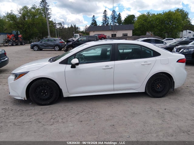 Toyota COROLLA LE 2022 5YFBPMBE6NP354624 Image 13