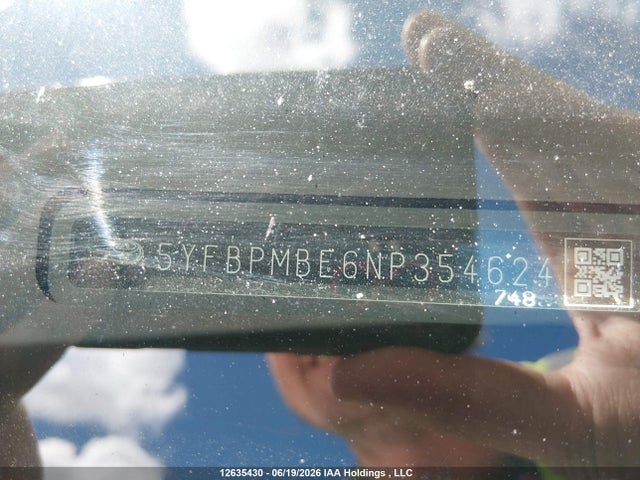 Toyota COROLLA LE 2022 5YFBPMBE6NP354624 Image 17