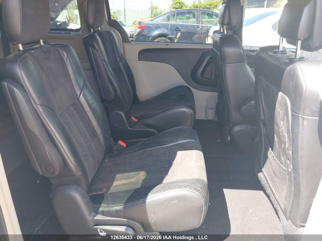 2014 Chrysler Town & Country Touring L მანქანა იყიდება აუქციონზე, vin: 2C4RC1CG2ER284693, აუქციონის ნომერი: 12635433