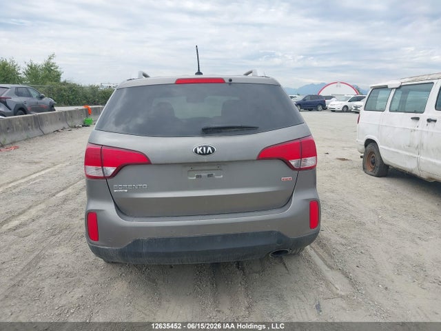 2015 Kia Sorento Lx V6 მანქანა იყიდება აუქციონზე, vin: 5XYKTDA73FG553215, აუქციონის ნომერი: 12635452