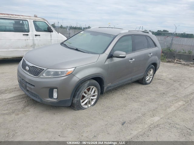 2015 Kia Sorento Lx V6 მანქანა იყიდება აუქციონზე, vin: 5XYKTDA73FG553215, აუქციონის ნომერი: 12635452