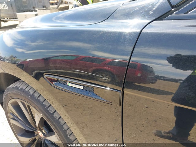 Jaguar F-Pace 2018 SADCL2FN6JA253570 Image 32