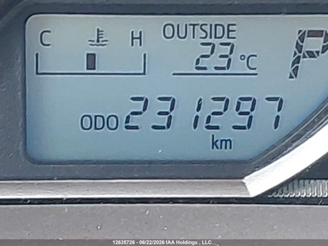 2T3BFREV0FW272181 Toyota RAV4 LE