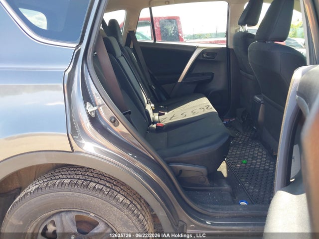 2T3BFREV0FW272181 Toyota RAV4 LE