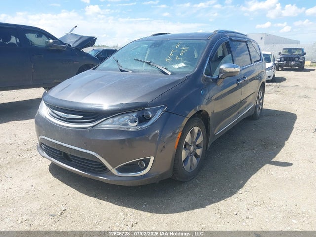 Chrysler Pacifica Hybrid Limited 2018 2C4RC1N71JR168599 Image 2