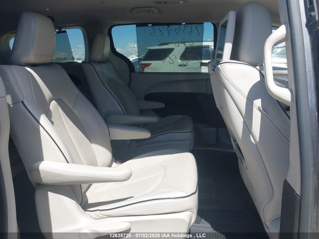 Chrysler Pacifica Hybrid Limited 2018 2C4RC1N71JR168599 Image 8