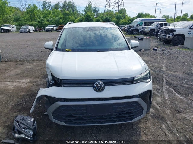 3VVUC7B22SM040825 Volkswagen TAOS SE