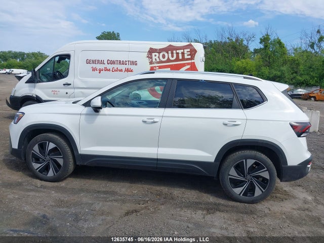3VVUC7B22SM040825 Volkswagen TAOS SE