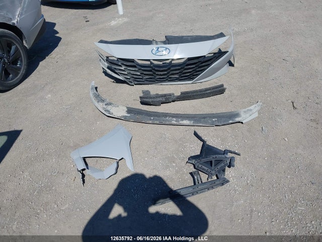 KMHLM4AG5NU263309 Hyundai Elantra Preferred Ivt With Sun And Tech Package