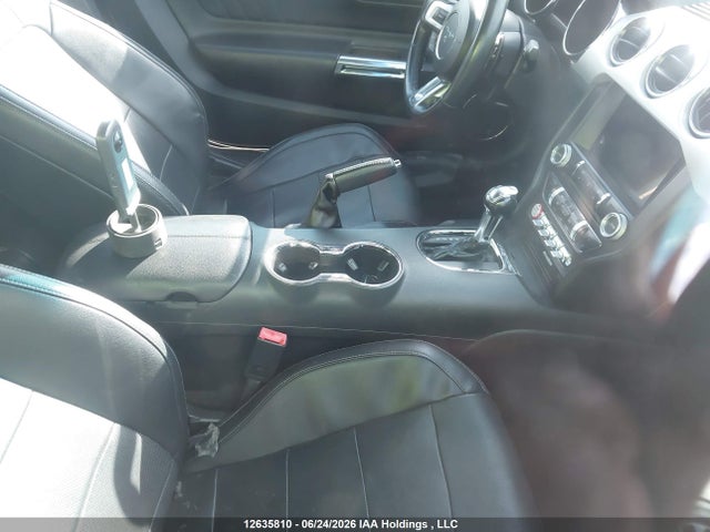 12635810 :رقم المزاد ، 1FATP8UH7G5325285 vin ، 2016 Ford Mustang Convertible مزاد بيع