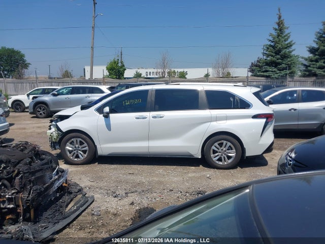 5TDGSKFC6SS225576 Toyota Sienna