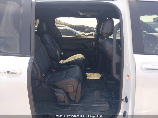 5TDGSKFC6SS225576 Toyota Sienna