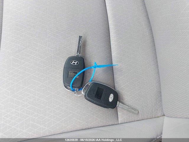 KM8J2CA47HU521489 Hyundai TUCSON SE