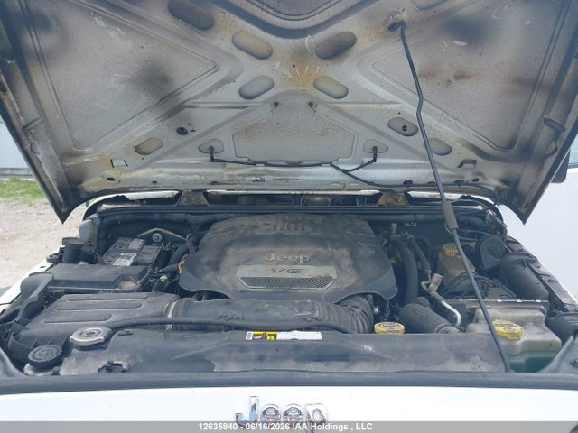 1C4BJWDG9FL721523 Jeep Wrangler Unlimited Sport