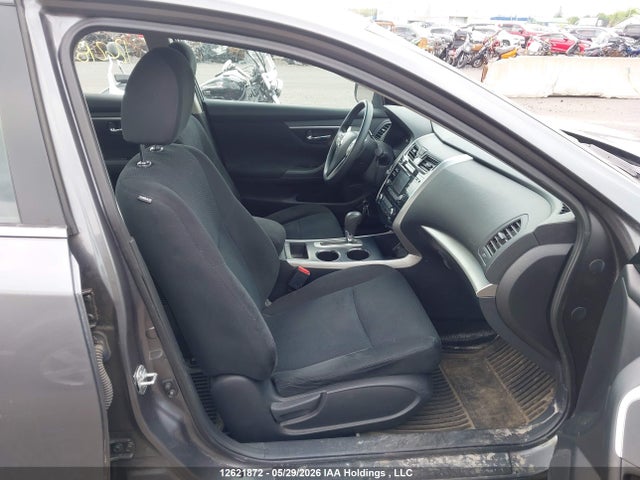2015 Nissan Altima 2.5/2.5 S/2.5 Sl/2.5 Sv მანქანა იყიდება აუქციონზე, vin: 1N4AL3AP4FN329486, აუქციონის ნომერი: 12621872