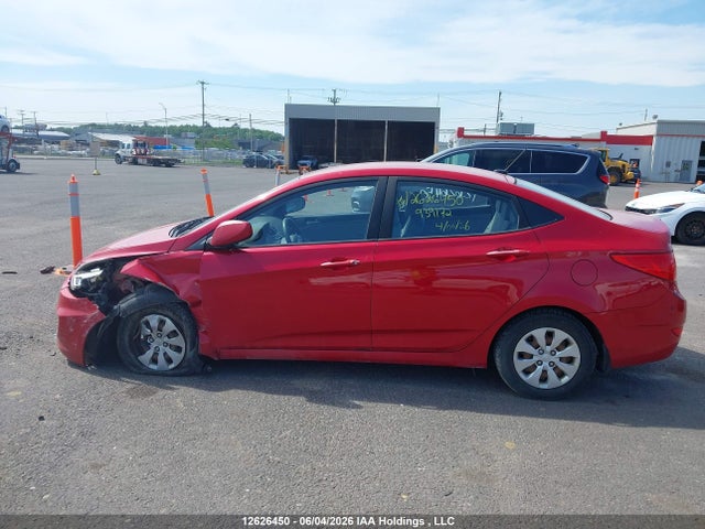 2015 Hyundai Accent Gl მანქანა იყიდება აუქციონზე, vin: KMHCT4AE6FU939172, აუქციონის ნომერი: 12626450