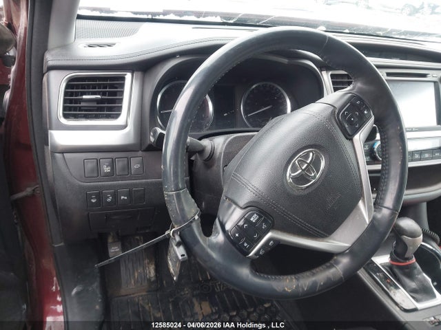 Продажа на аукционе авто 2015 Toyota Highlander Limited, vin: 5TDDKRFH6FS221153, номер лота: 12585024