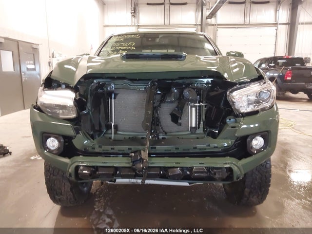 12600205 :رقم المزاد ، 3TYCZ5AN8NT060319 vin ، 2022 Toyota Tacoma مزاد بيع