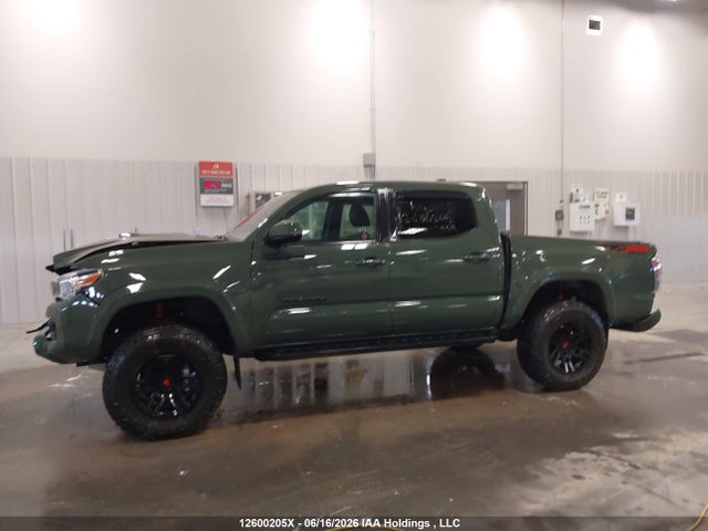 12600205 :رقم المزاد ، 3TYCZ5AN8NT060319 vin ، 2022 Toyota Tacoma مزاد بيع