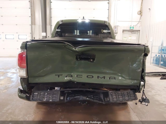 12600205 :رقم المزاد ، 3TYCZ5AN8NT060319 vin ، 2022 Toyota Tacoma مزاد بيع