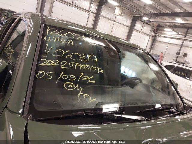 12600205 :رقم المزاد ، 3TYCZ5AN8NT060319 vin ، 2022 Toyota Tacoma مزاد بيع