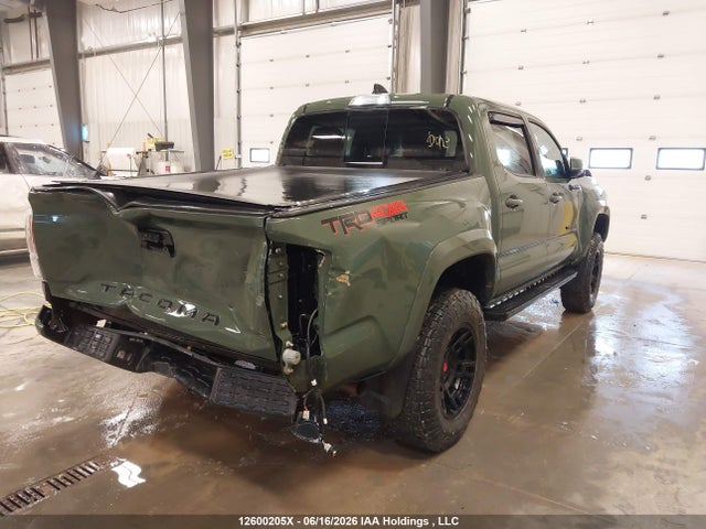 12600205 :رقم المزاد ، 3TYCZ5AN8NT060319 vin ، 2022 Toyota Tacoma مزاد بيع