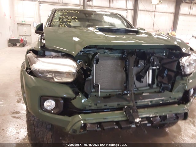12600205 :رقم المزاد ، 3TYCZ5AN8NT060319 vin ، 2022 Toyota Tacoma مزاد بيع