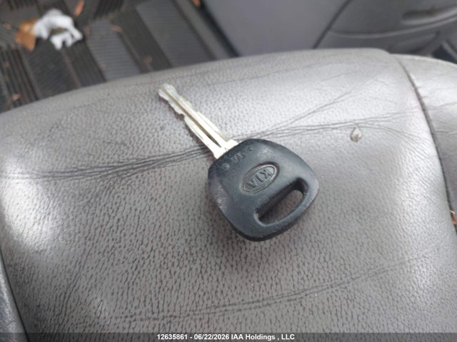 12635861 :رقم المزاد ، KNDMB233366100886 vin ، 2006 Kia Sedona Ex/lx مزاد بيع