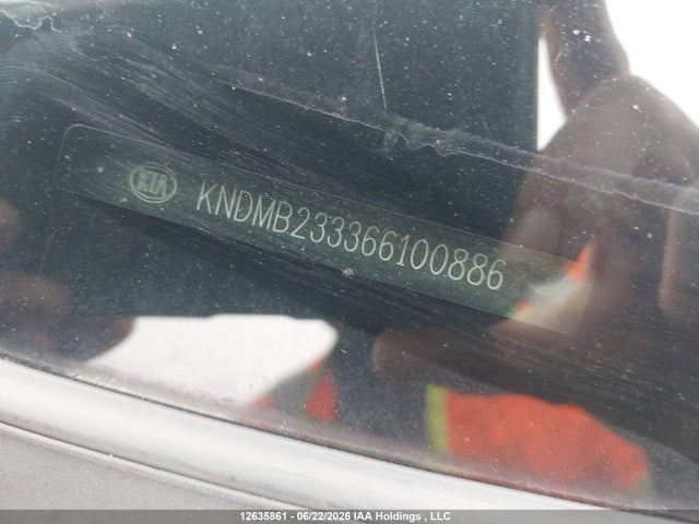12635861 :رقم المزاد ، KNDMB233366100886 vin ، 2006 Kia Sedona Ex/lx مزاد بيع