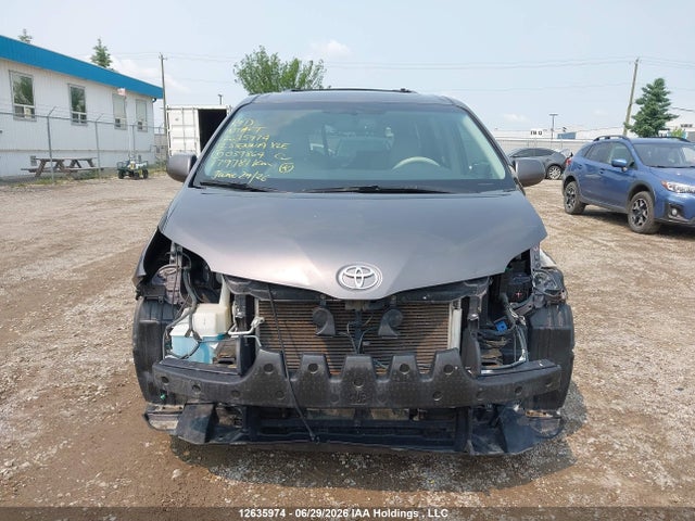 2012 Toyota Sienna Xle/limited მანქანა იყიდება აუქციონზე, vin: 5TDDK3DC5CS039864, აუქციონის ნომერი: 12635974