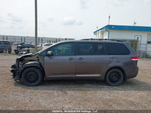 2012 Toyota Sienna Xle/limited მანქანა იყიდება აუქციონზე, vin: 5TDDK3DC5CS039864, აუქციონის ნომერი: 12635974