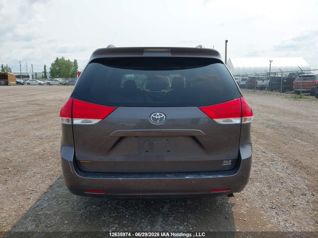 2012 Toyota Sienna Xle/limited მანქანა იყიდება აუქციონზე, vin: 5TDDK3DC5CS039864, აუქციონის ნომერი: 12635974
