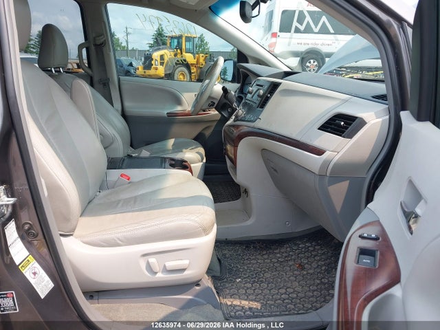 2012 Toyota Sienna Xle/limited მანქანა იყიდება აუქციონზე, vin: 5TDDK3DC5CS039864, აუქციონის ნომერი: 12635974