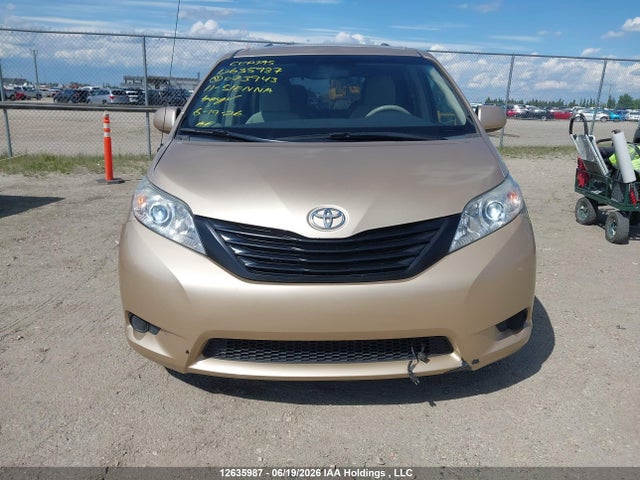 Продажа на аукционе авто 2011 Toyota Sienna, vin: 5TDZK3DC0BS073943, номер лота: 12635987