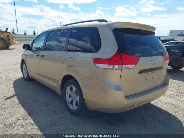 Продажа на аукционе авто 2011 Toyota Sienna, vin: 5TDZK3DC0BS073943, номер лота: 12635987