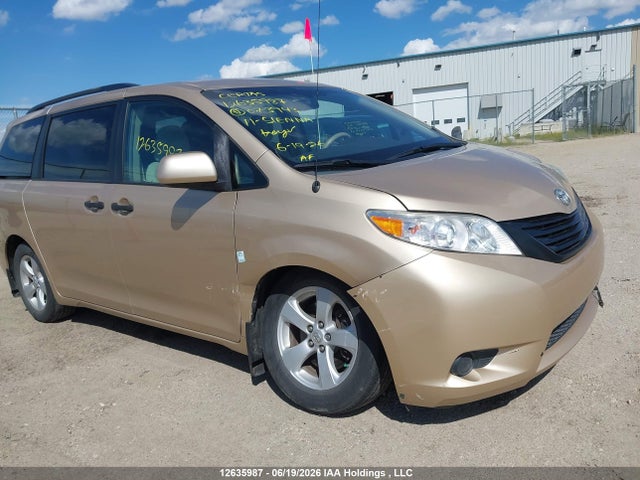 Продажа на аукционе авто 2011 Toyota Sienna, vin: 5TDZK3DC0BS073943, номер лота: 12635987