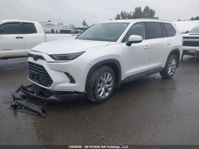 Toyota Grand Highlander Limited 2025 5TDAAAB55SS101566 Image 2