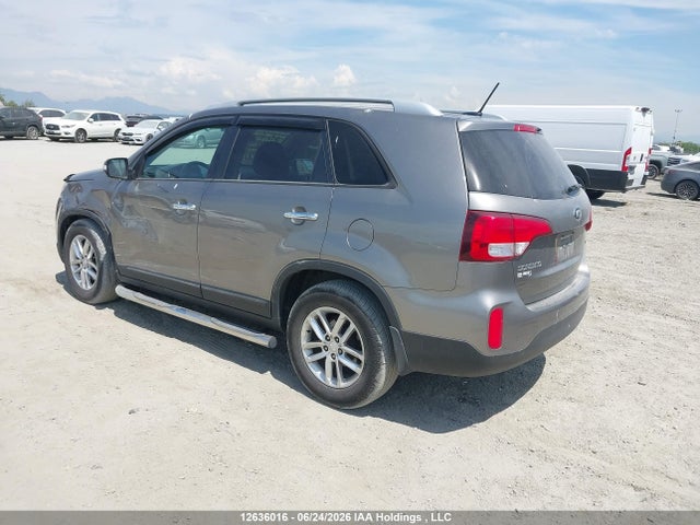 KIA SORENTO LX 2014 5XYKT3A63EG474840 Image 3