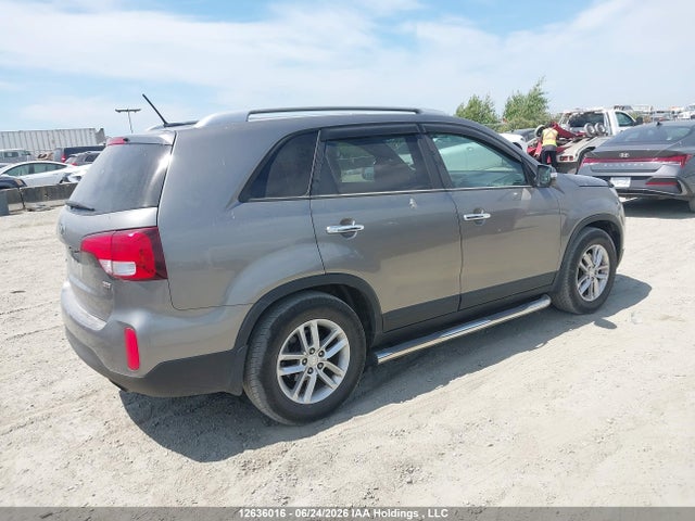KIA SORENTO LX 2014 5XYKT3A63EG474840 Image 4