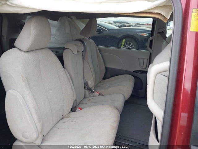 2013 Toyota Sienna Le 8 Passenger მანქანა იყიდება აუქციონზე, vin: 5TDKK3DC8DS305757, აუქციონის ნომერი: 12636029