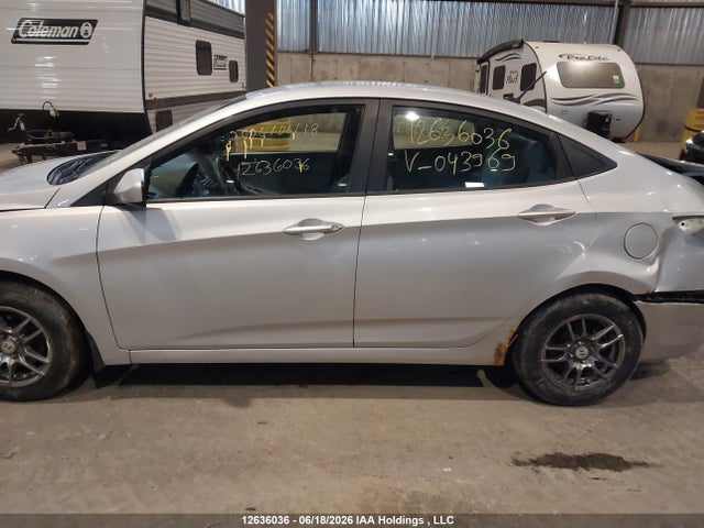 2012 Hyundai Accent Gls/gs მანქანა იყიდება აუქციონზე, vin: KMHCT4AE1CU043969, აუქციონის ნომერი: 12636036